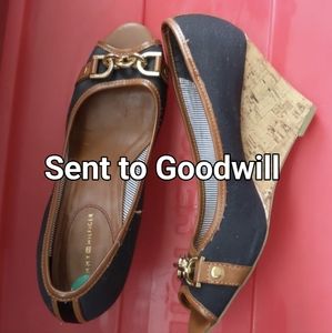 Tommy Hilfiger..Perfect for summer! Peep toe edge..